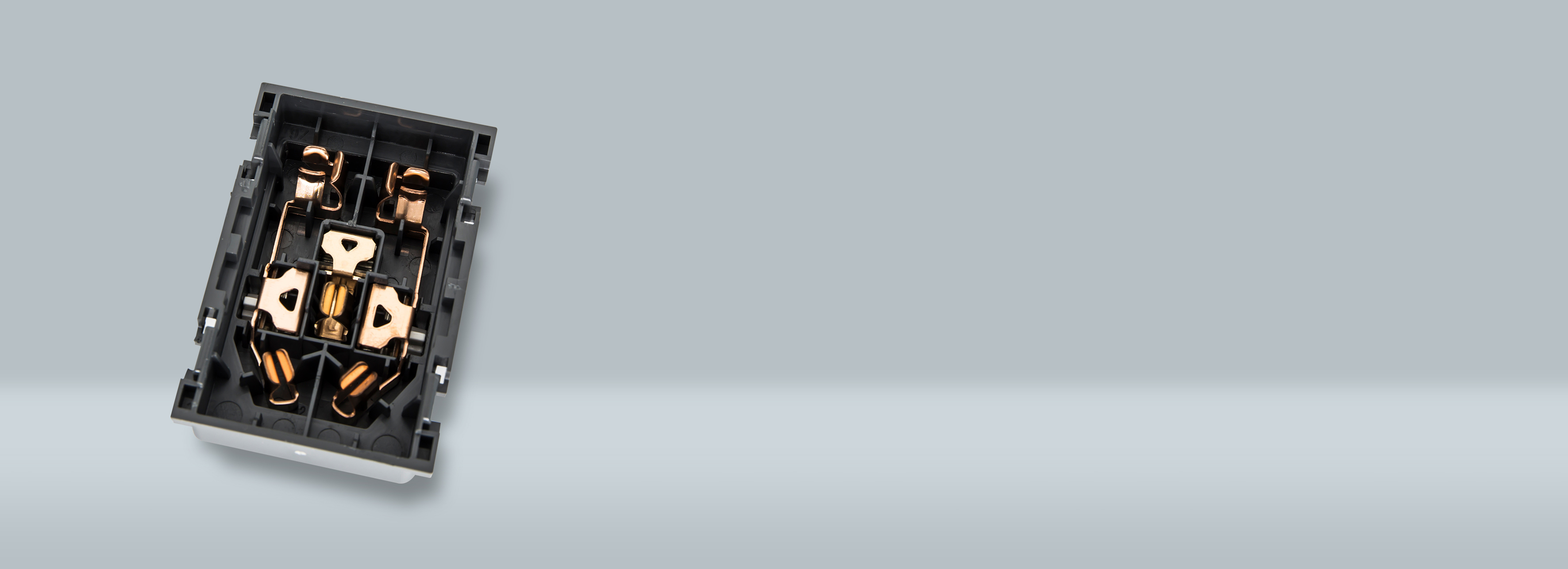 優(yōu)質銅件，性能優(yōu)異 正泰開關NEW9Z...