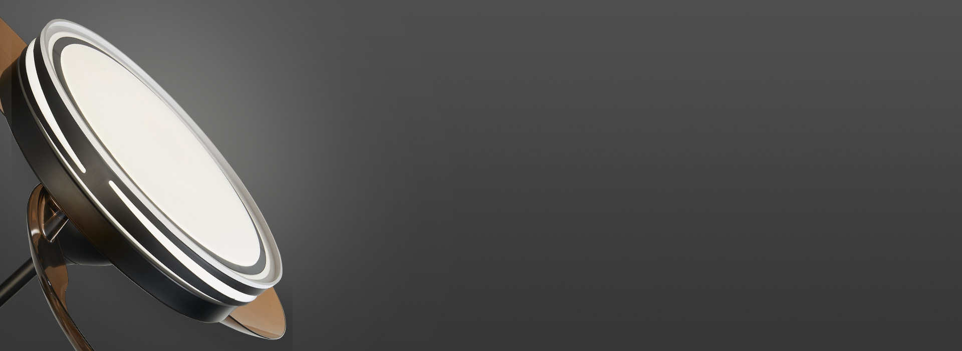 風柔和，光也柔和 亞克力材質燈罩，透光...