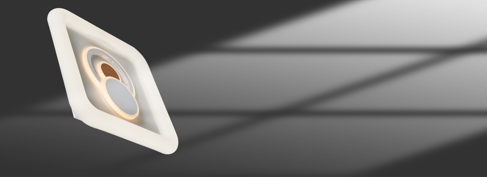 光學面罩，透出柔和好光線 亞克力材質的...