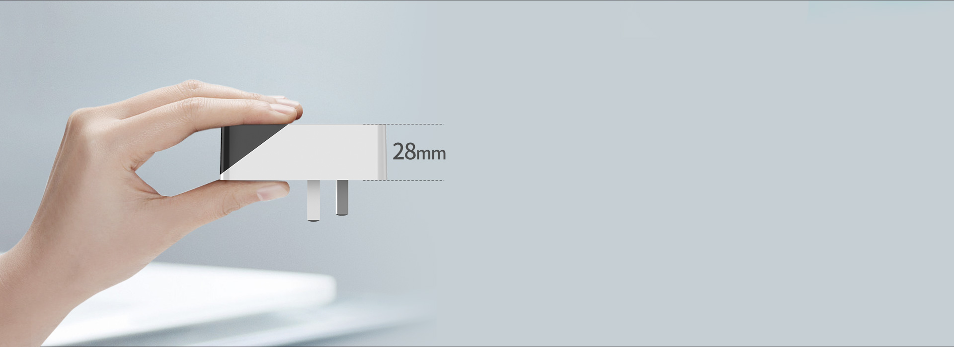 嬌小身形，纖薄不占空間 厚度僅28mm...