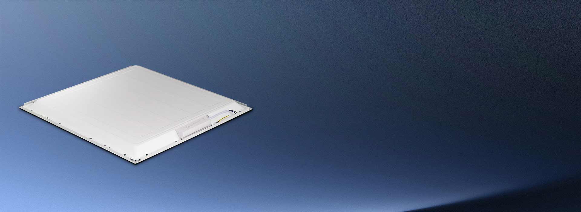 金屬覆膜底盤，散熱好，更耐用 鐵底盤表...