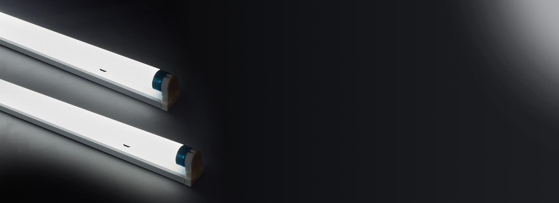 低光衰，壽命持久 高光效、低光衰。燈的...