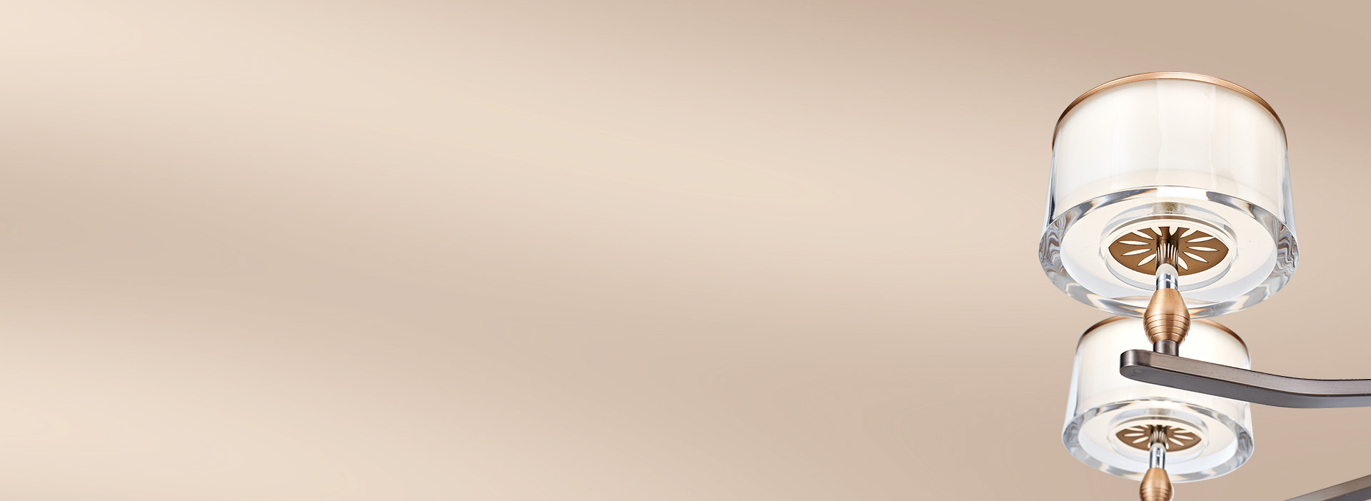 厚亞克力透光罩 如玻璃般的絲滑質感，輕...